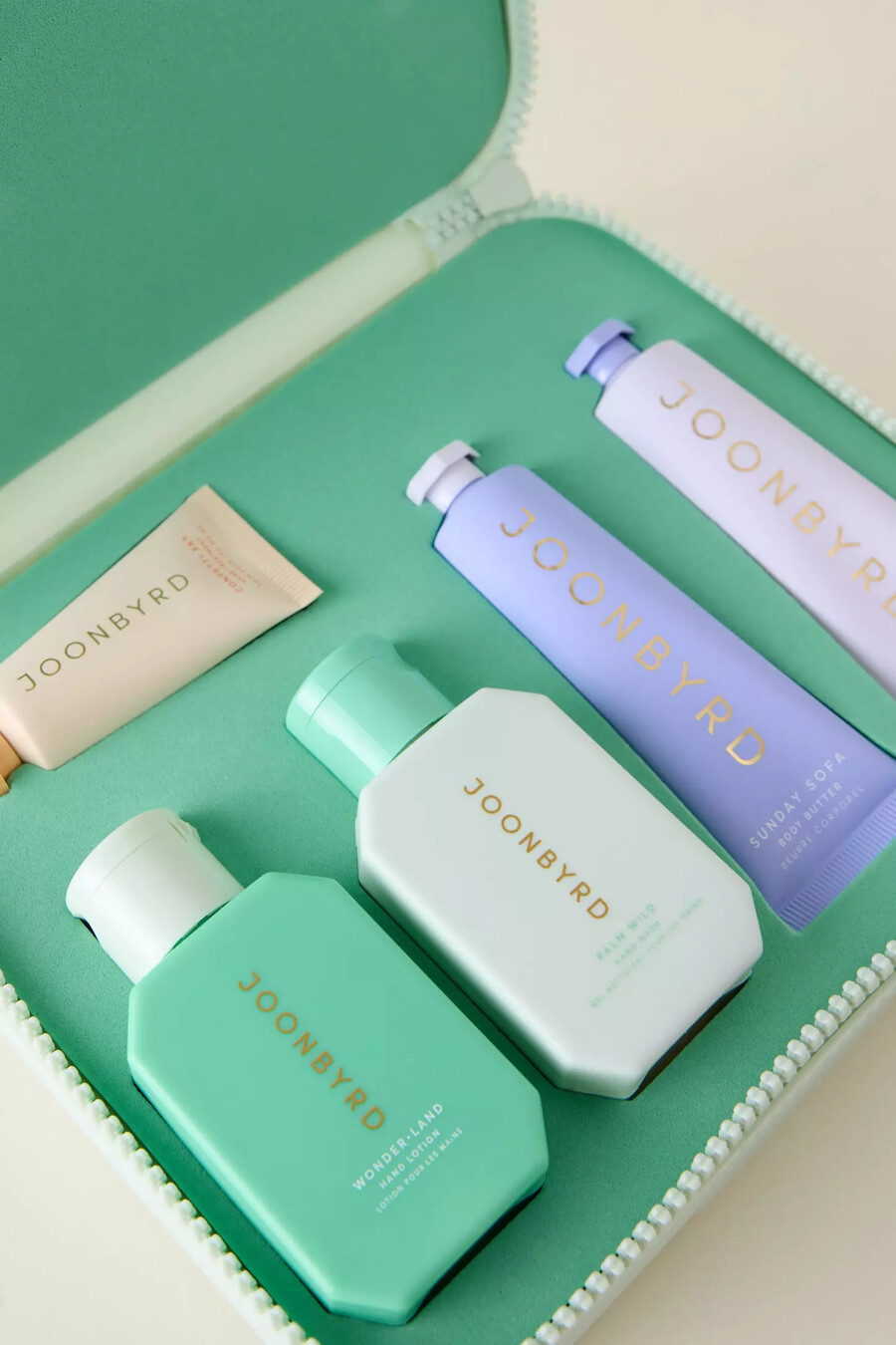 kit essenziale per mani e corpo joonbyrd we belong together