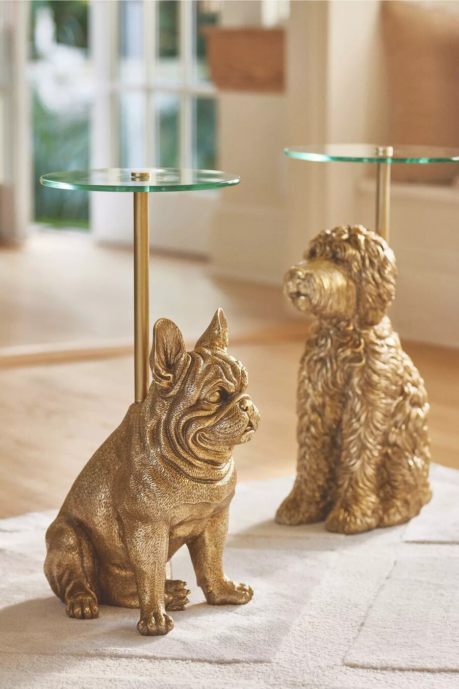 tavolino laterale con icona del cane