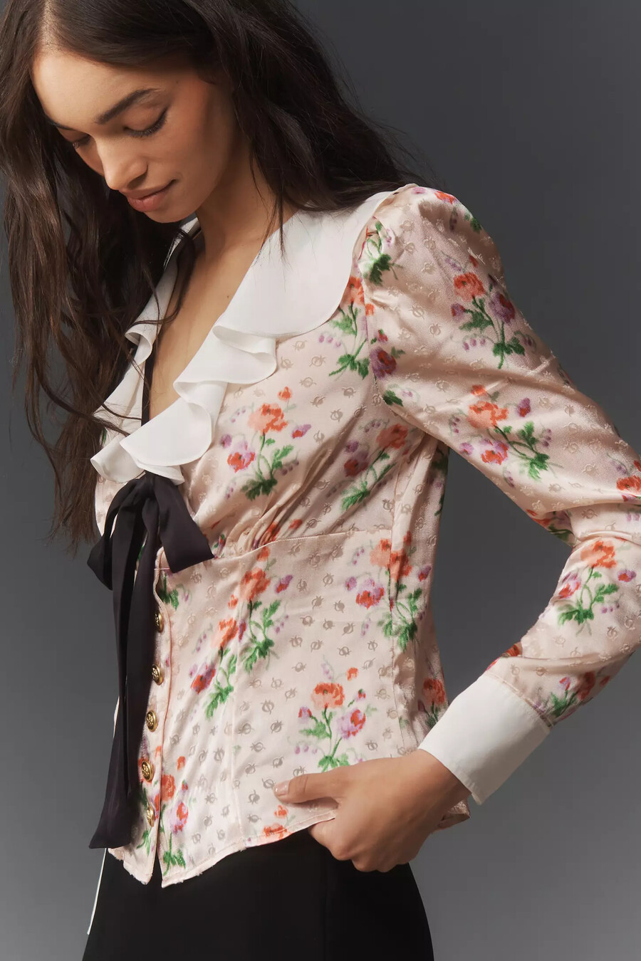 blusa a maniche lunghe con volant sul davanti maeve