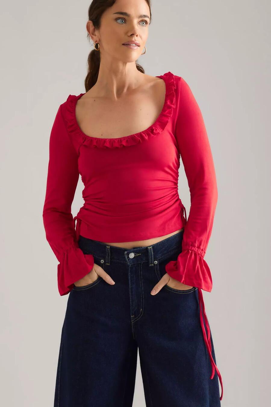 top arricciato con scollo a barchetta e maniche lunghe maeve