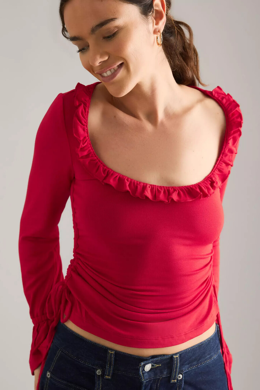 top arricciato con scollo a barchetta e maniche lunghe maeve