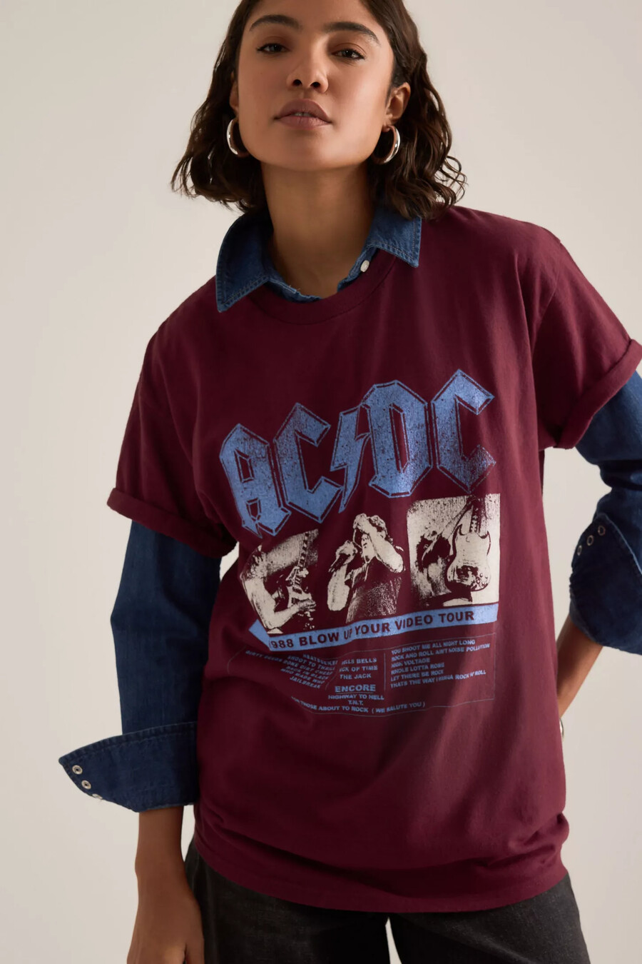 di anthropologie acdc graphic boyfriend t-shirt
