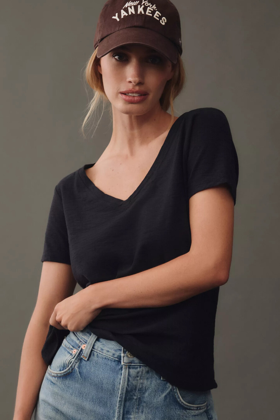 la maglietta bennie slim crew neck cotton-slub di pilcro edizione con scollo a v
