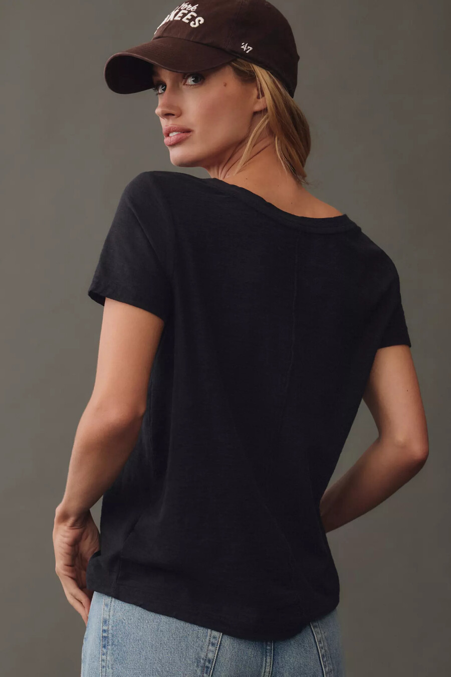 la maglietta bennie slim crew neck cotton-slub di pilcro edizione con scollo a v