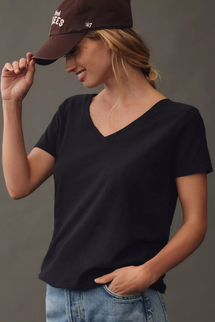 la maglietta bennie slim crew neck cotton-slub di pilcro edizione con scollo a v