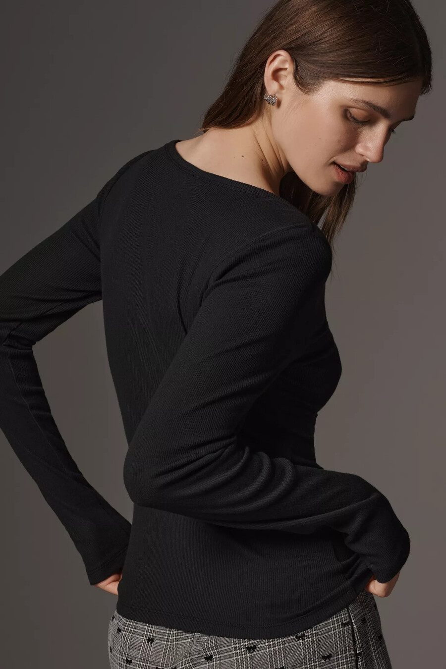maglia a coste con scollo a barchetta e maniche lunghe maeve