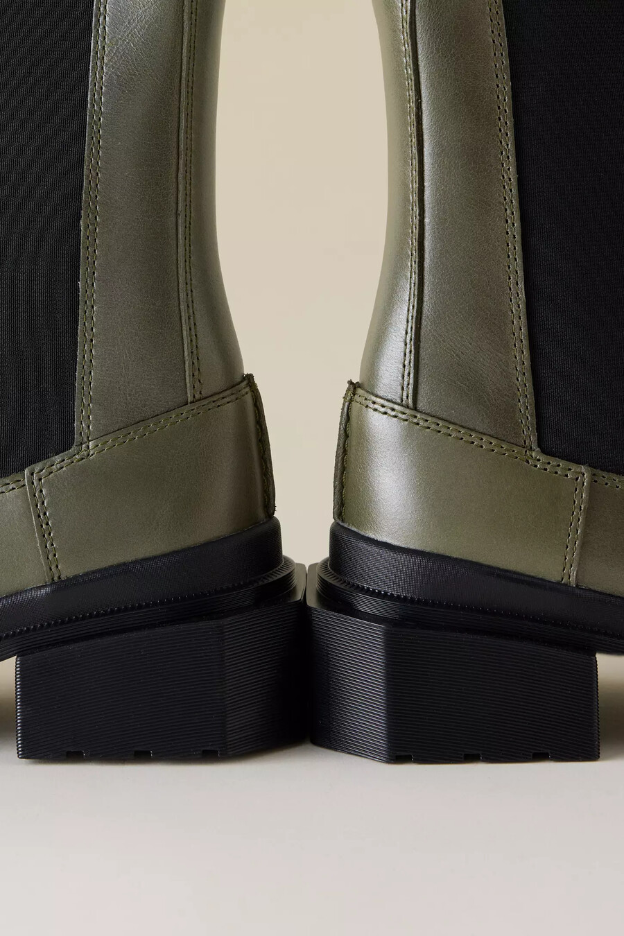 stivali chelsea in pelle dr. martens maybole