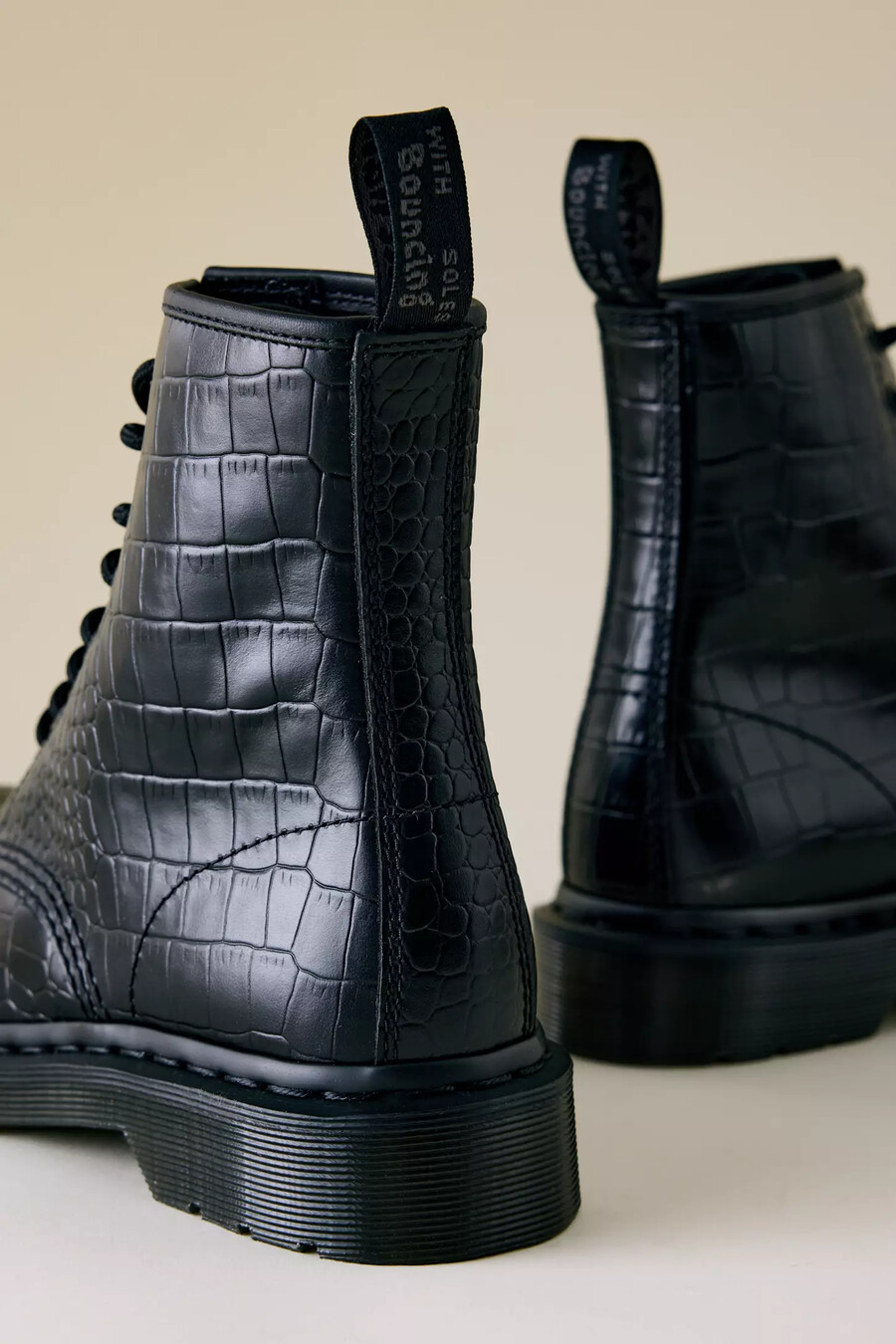 stivali dr. martens 1460 croc emboss