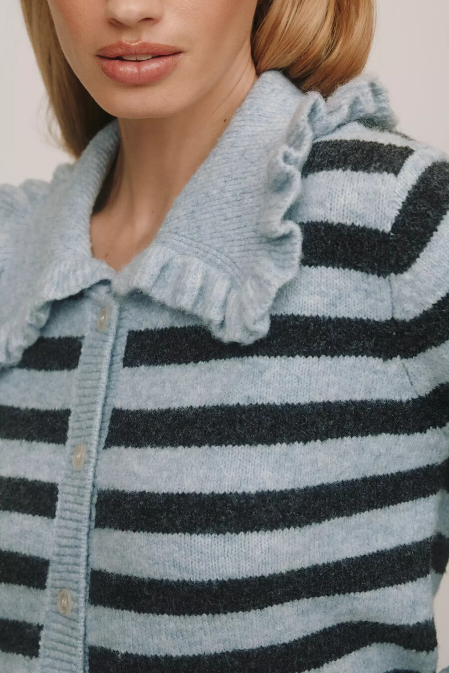 cardigan con colletto a balze ainsley di self contrast