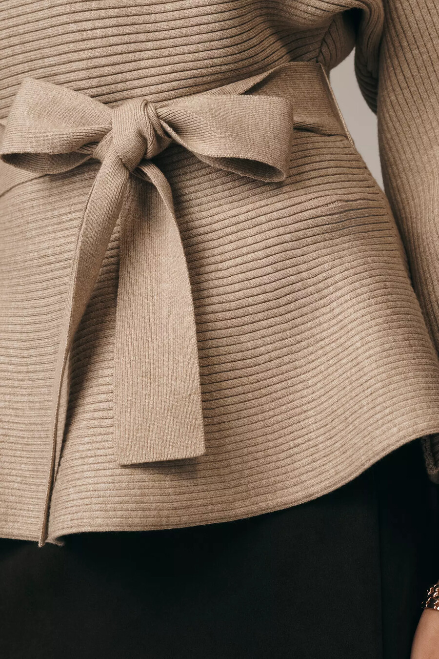 maglione a coste con cintura maeve