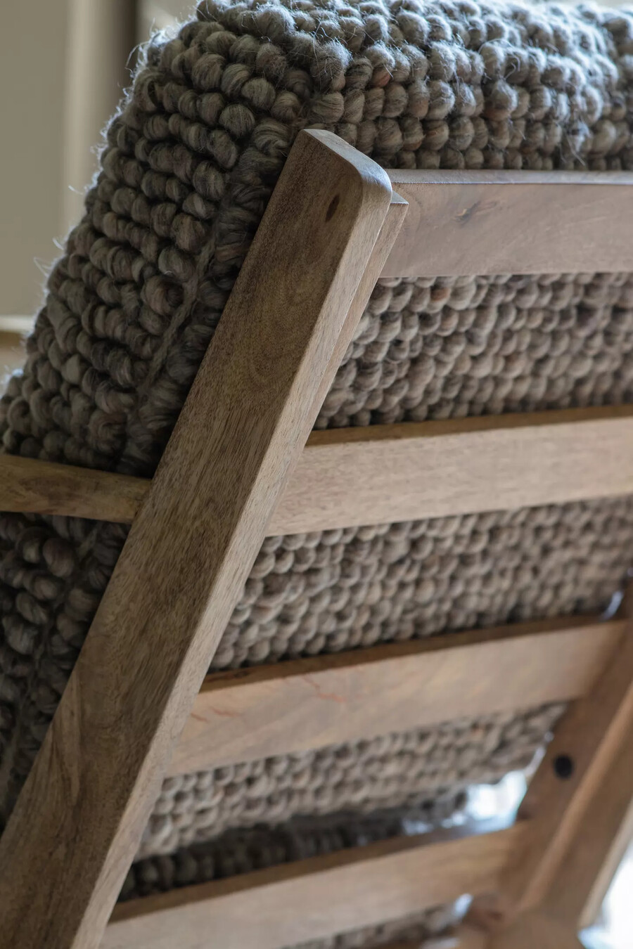 nkuku sedia keya in tessuto grosso e legno di mango