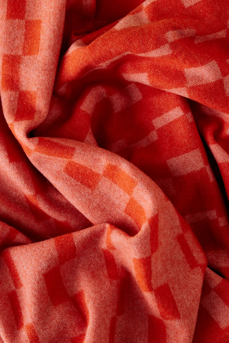 coperta in lana a quadri rosa tbco