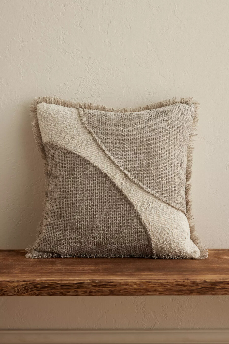 cuscino con frange sienna di ellenvale interiors