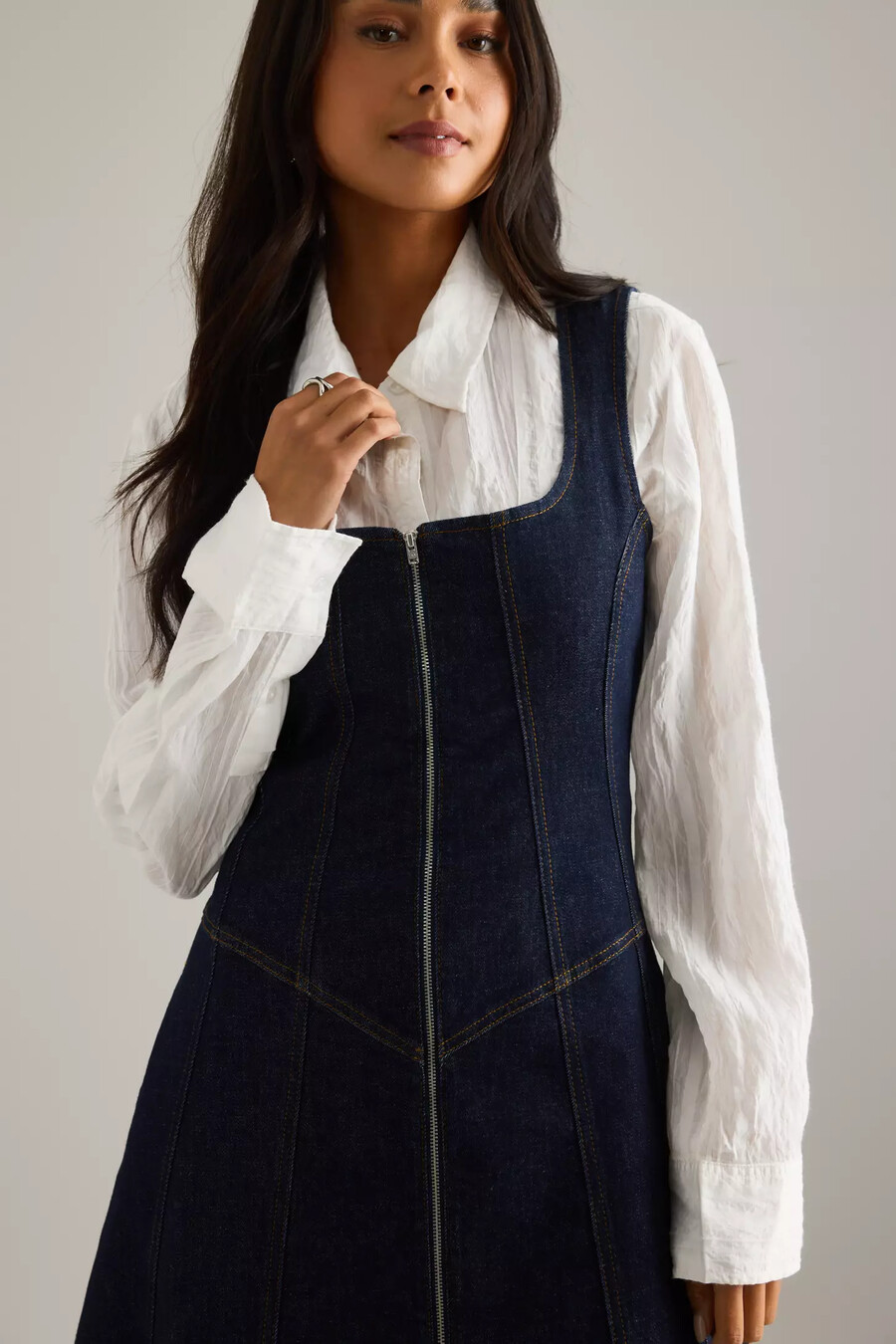 abito midi in denim con cerniera frontale pilcro