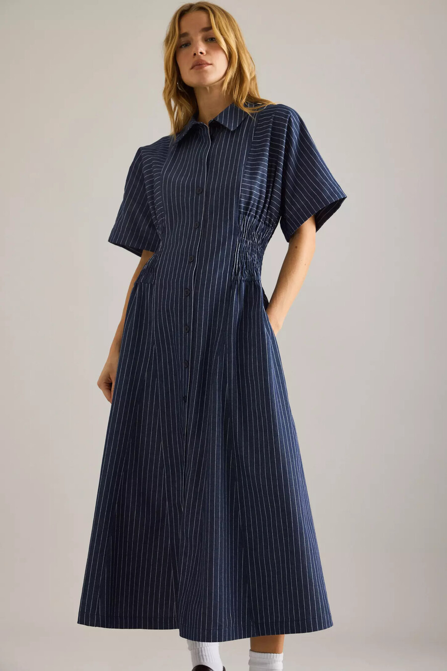 abito midi a camicia in denim a righe poppy di anthropologie