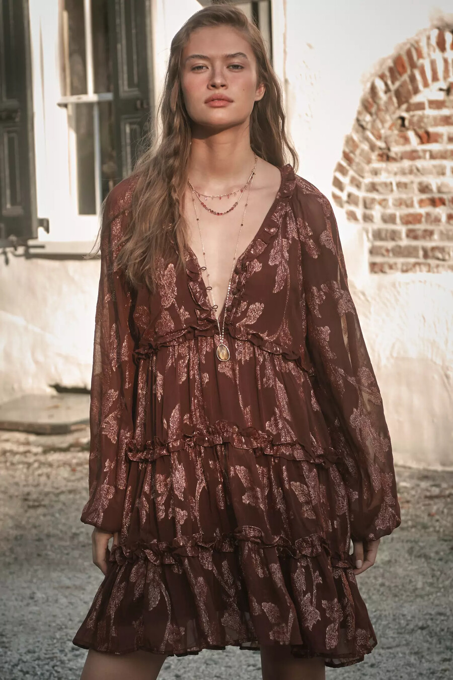 di anthropologie mini abito metallizzato a strati a maniche lunghe