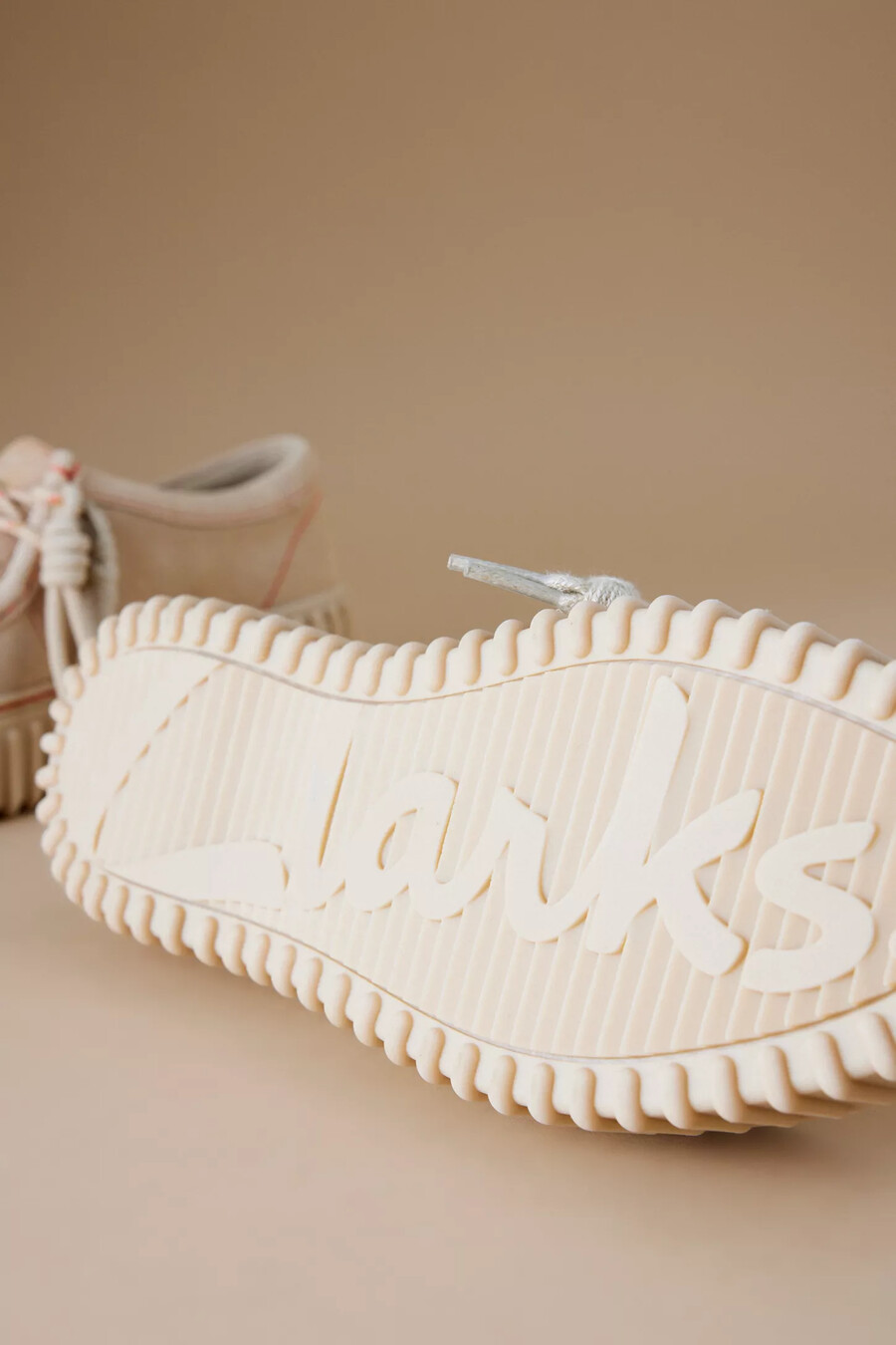 scarpe in pelle scamosciata clarks originals torhill bee