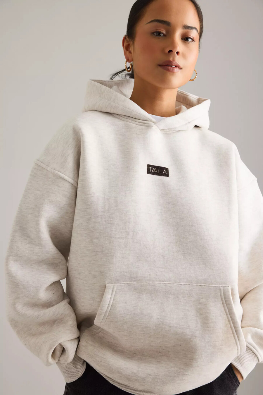 felpa con cappuccio oversize con grafica tala outdoors