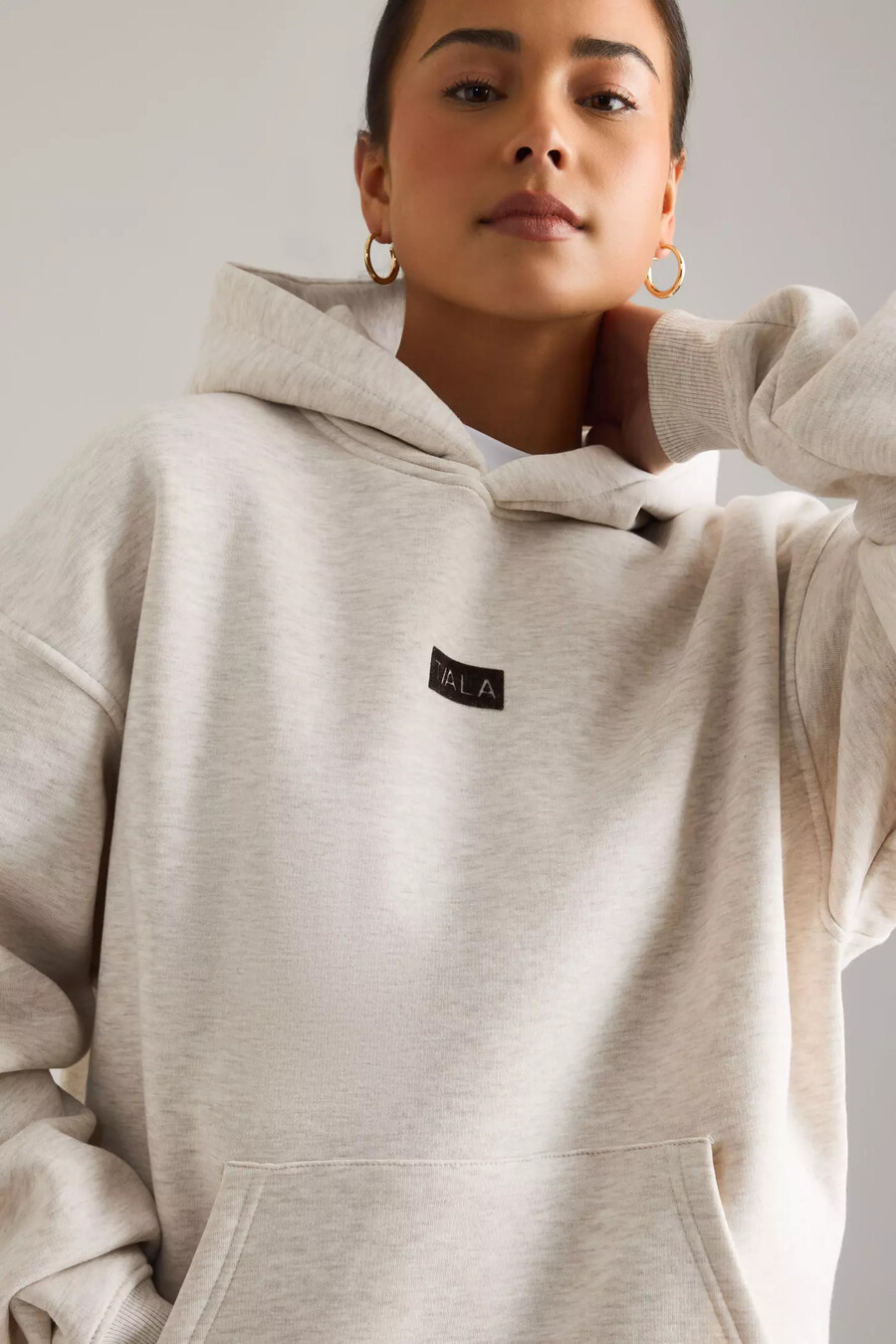felpa con cappuccio oversize con grafica tala outdoors