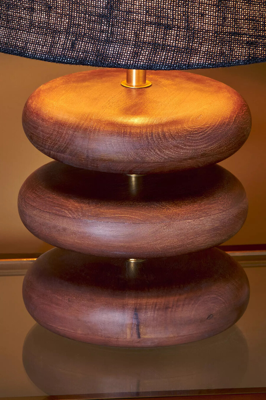 lampada da tavolo nkuku kankad in legno di mango