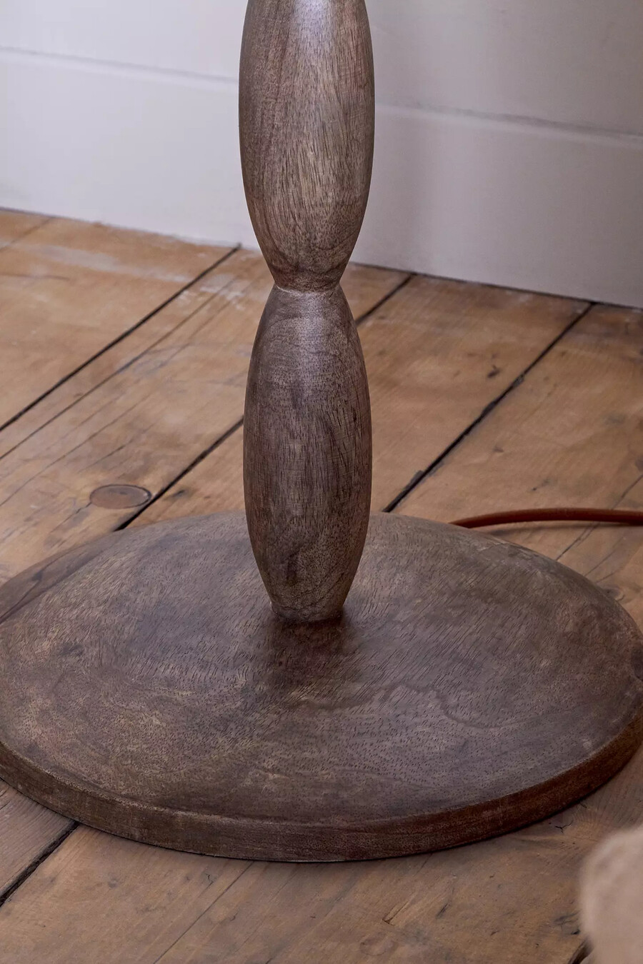 lampada da terra nkuku konali in legno di mango