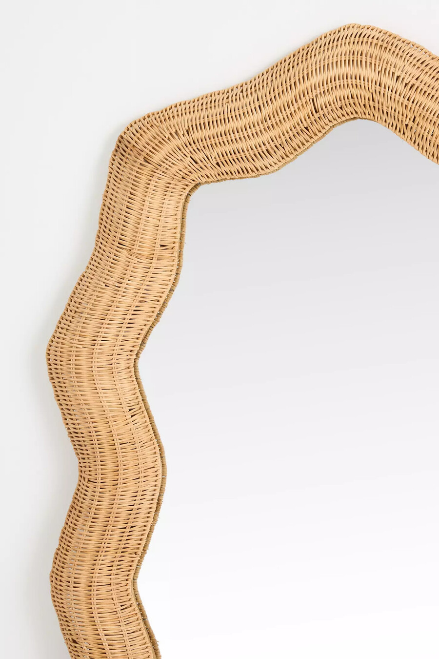 specchio da terra smerlato maxine rattan