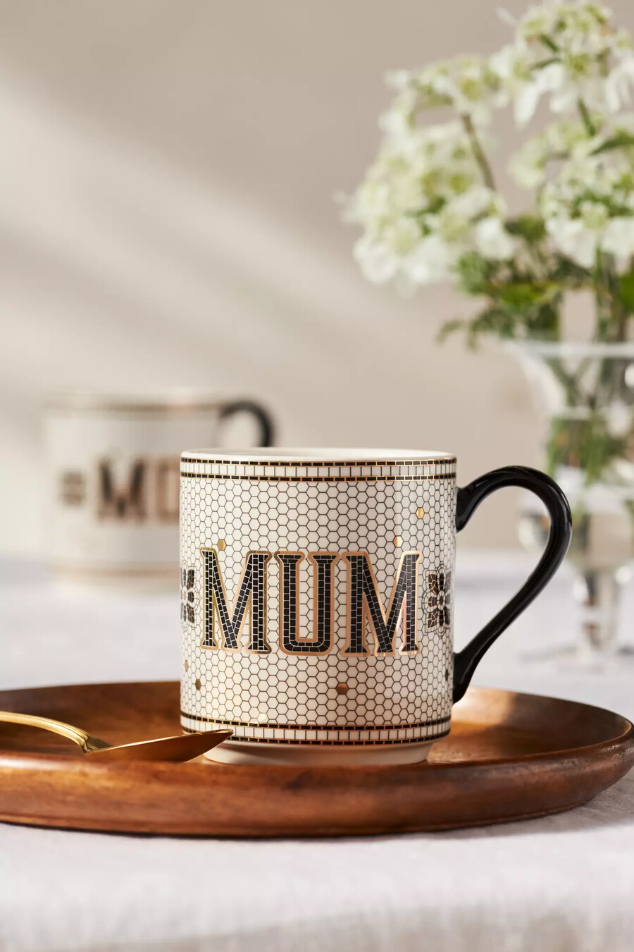 tazza con nome in piastrelle bistro di anthropologie