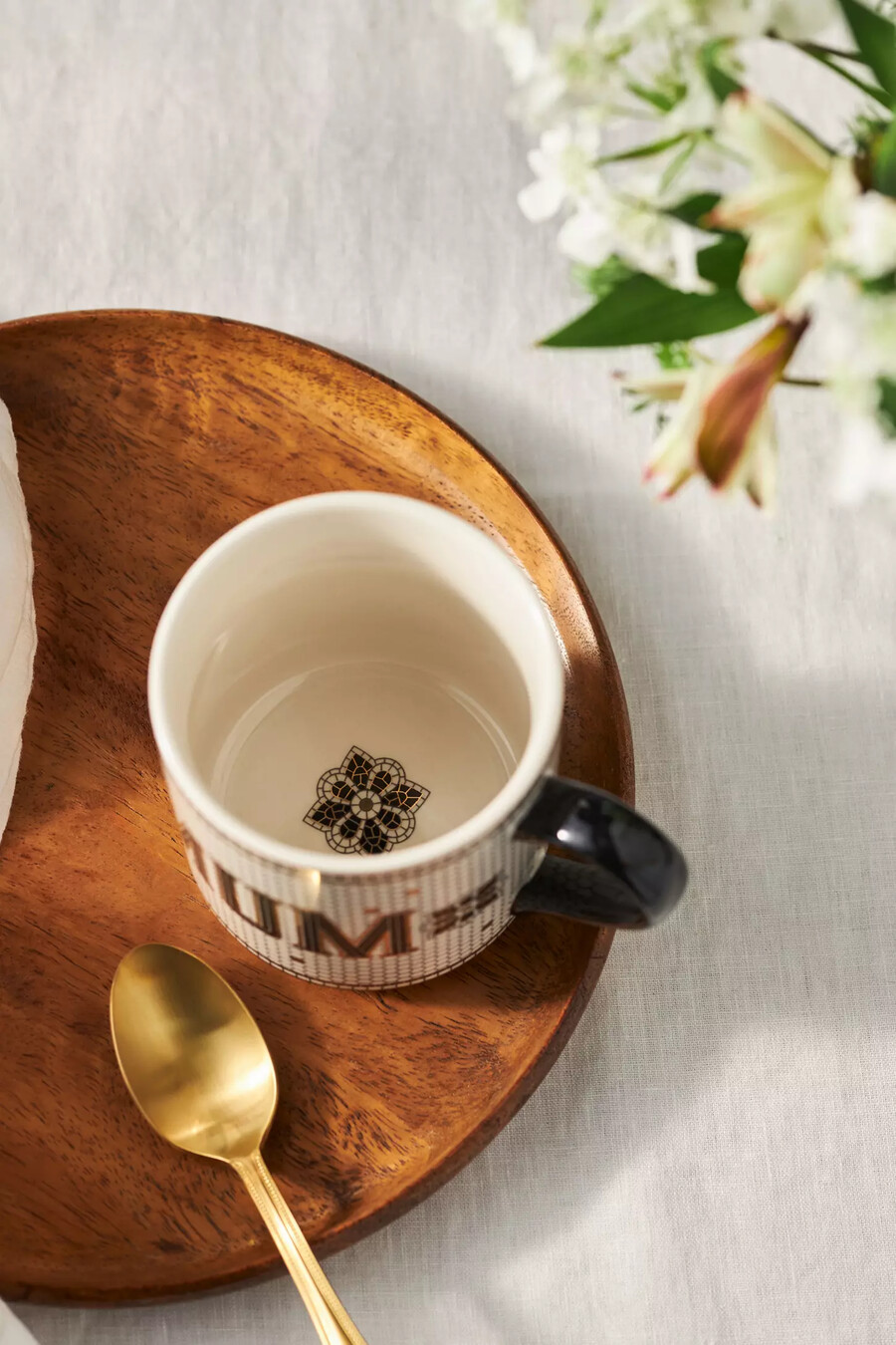 tazza con nome in piastrelle bistro di anthropologie