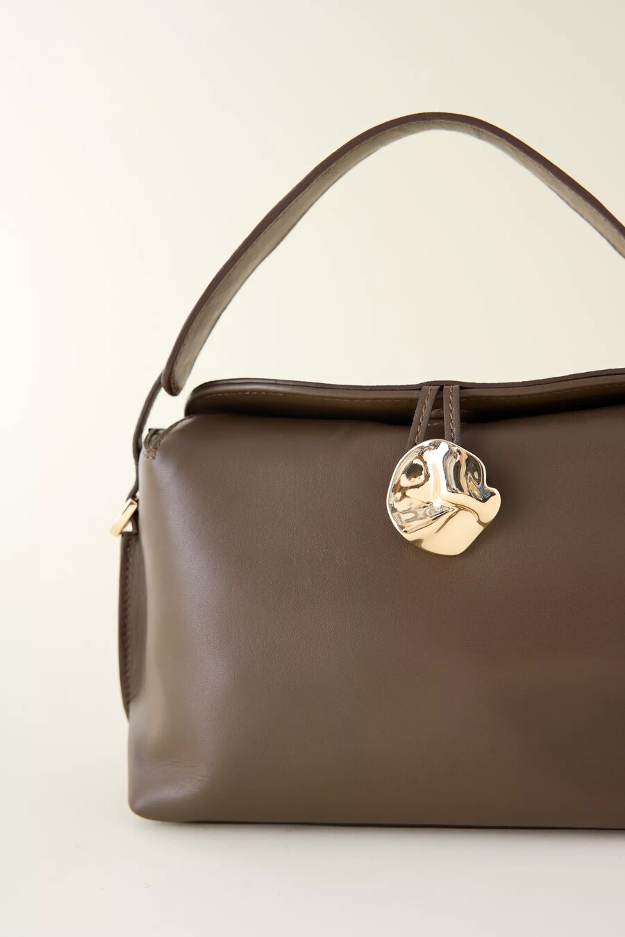 mini borsa a tracolla in pelle hanna di flattered