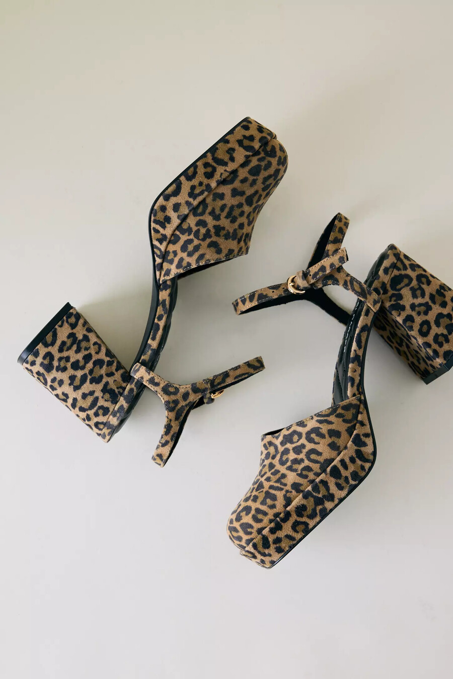 scarpe con plateau e tacco leopardato edna di kelsi dagger