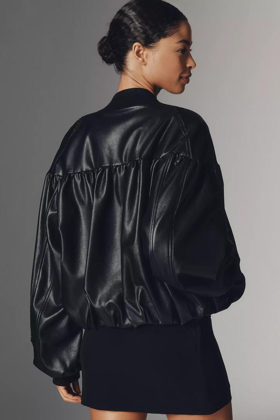 giacca bomber crop bubble in similpelle di anthropologie