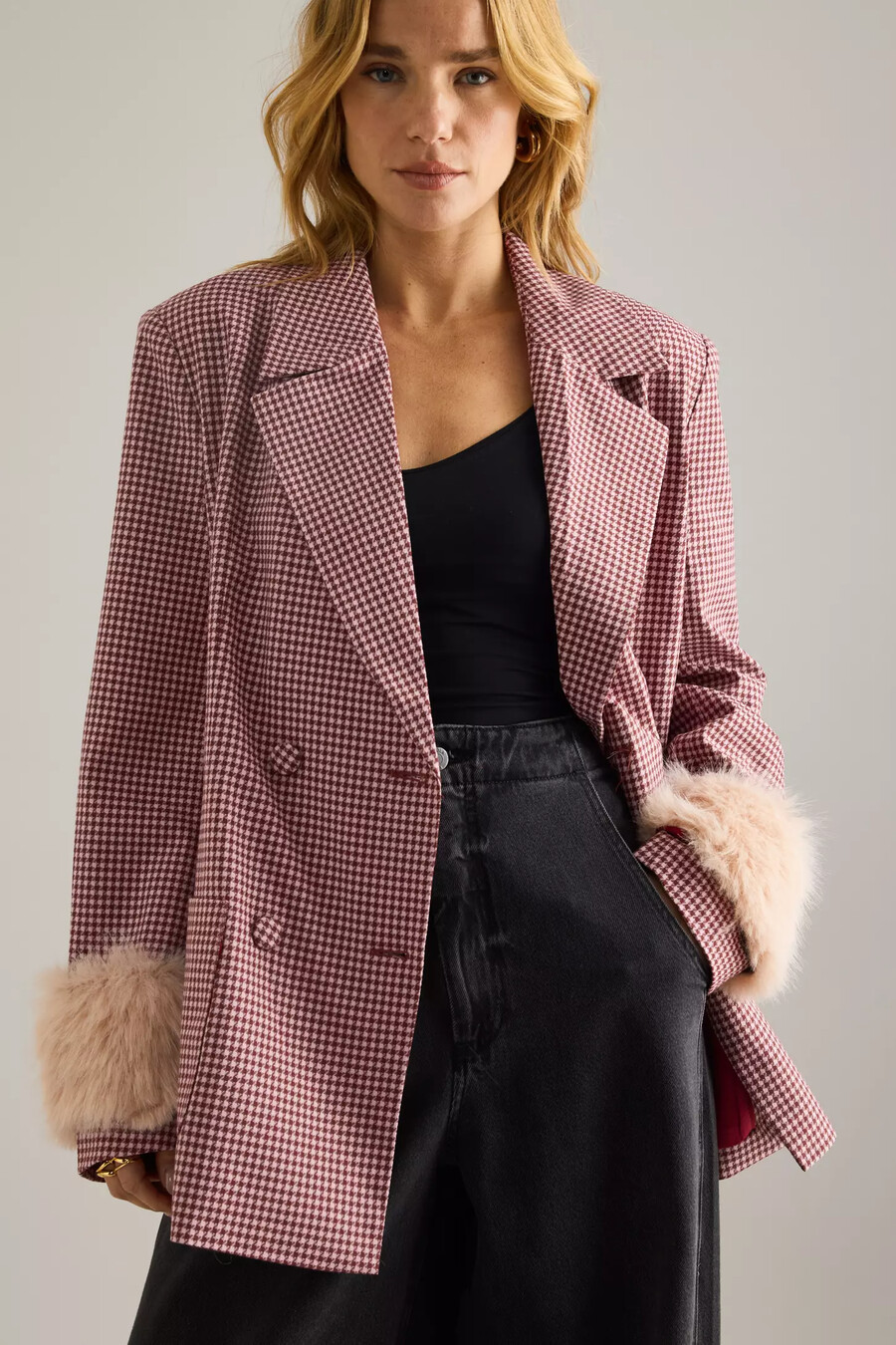 blazer maeve con polsini in pelliccia sintetica pied de poule