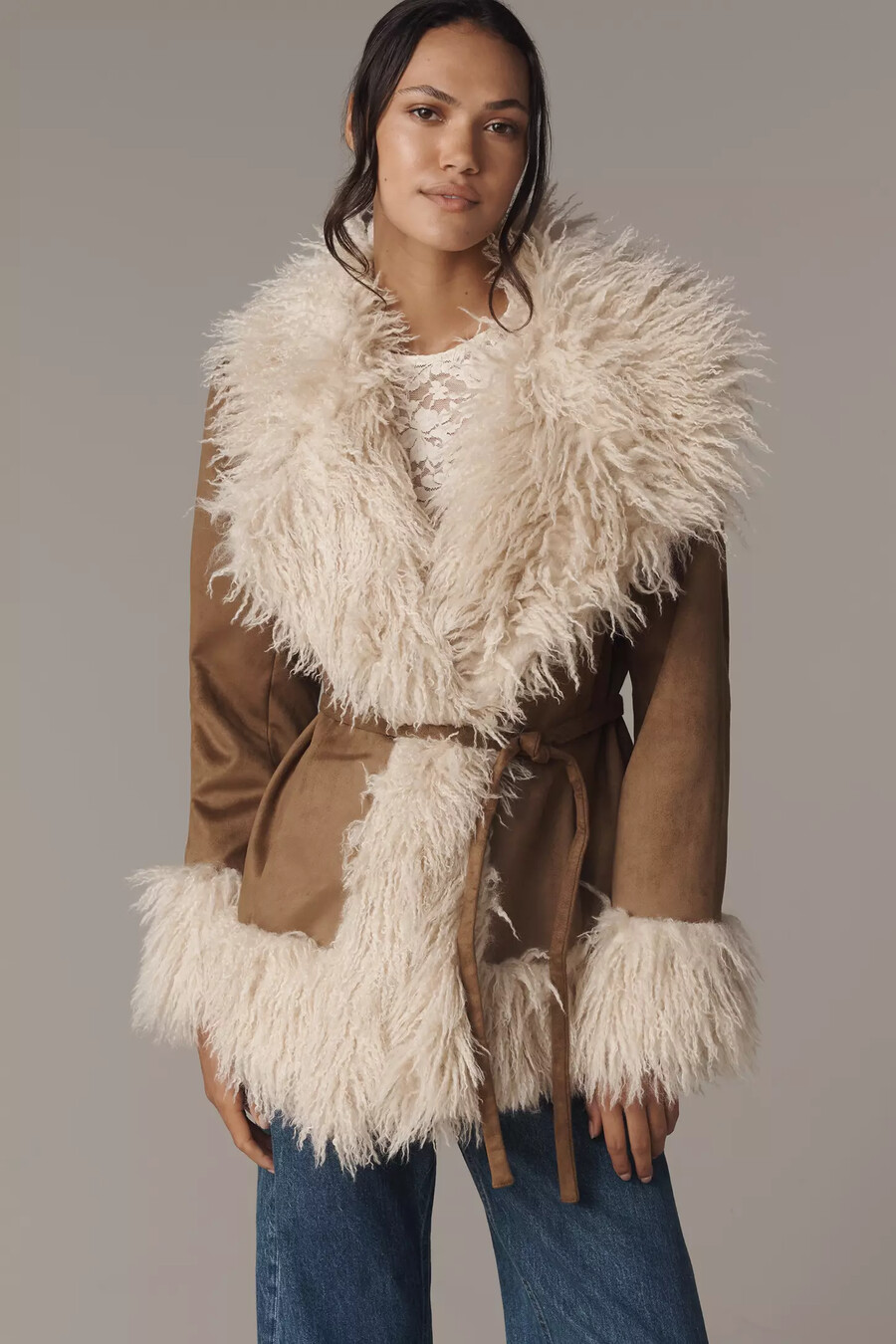 cappotto in pelliccia sintetica con cintura maeve