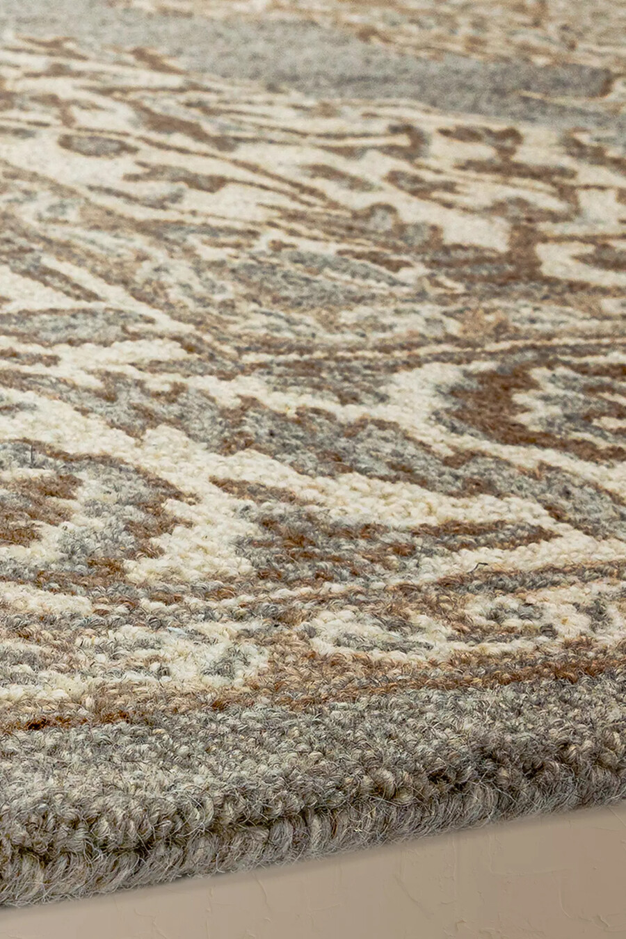 tappeto persiano bronte in lana beige naturale annodato a mano
