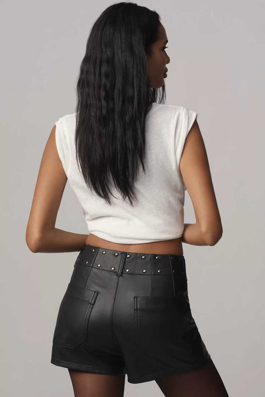 shorts in similpelle con borchie colette