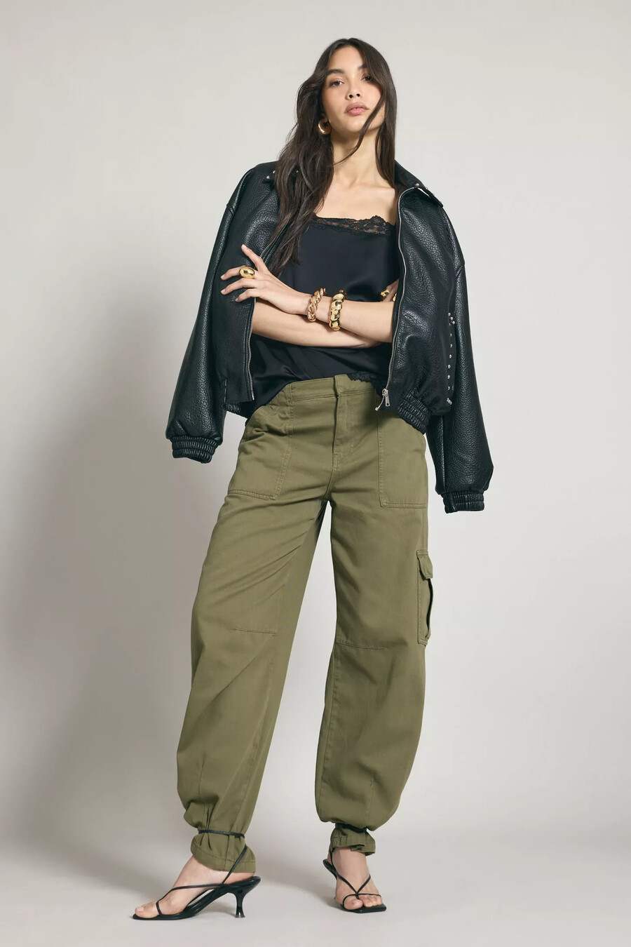 pantaloni cargo a botte di anthropologie