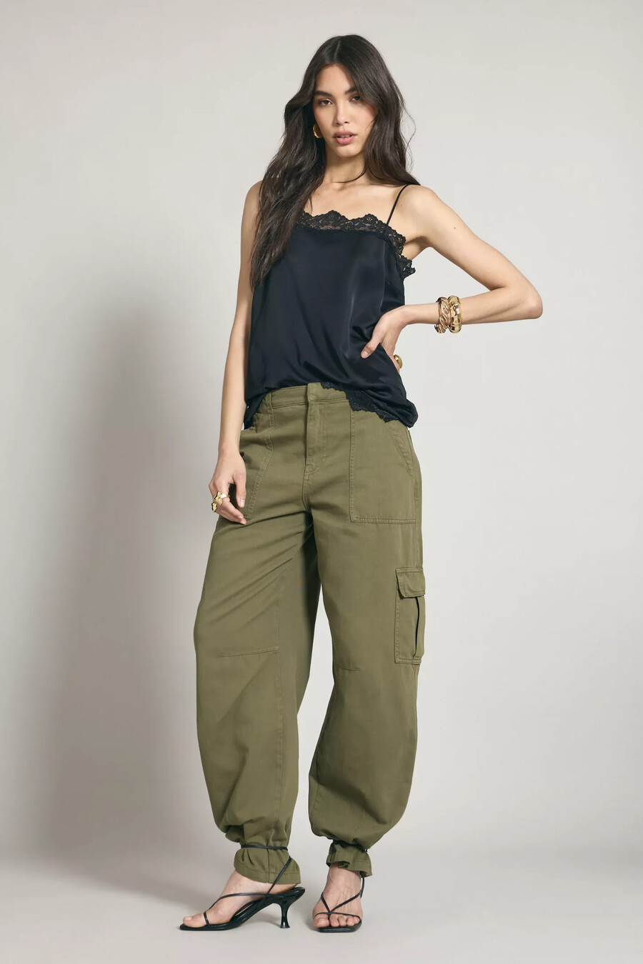 pantaloni cargo a botte di anthropologie