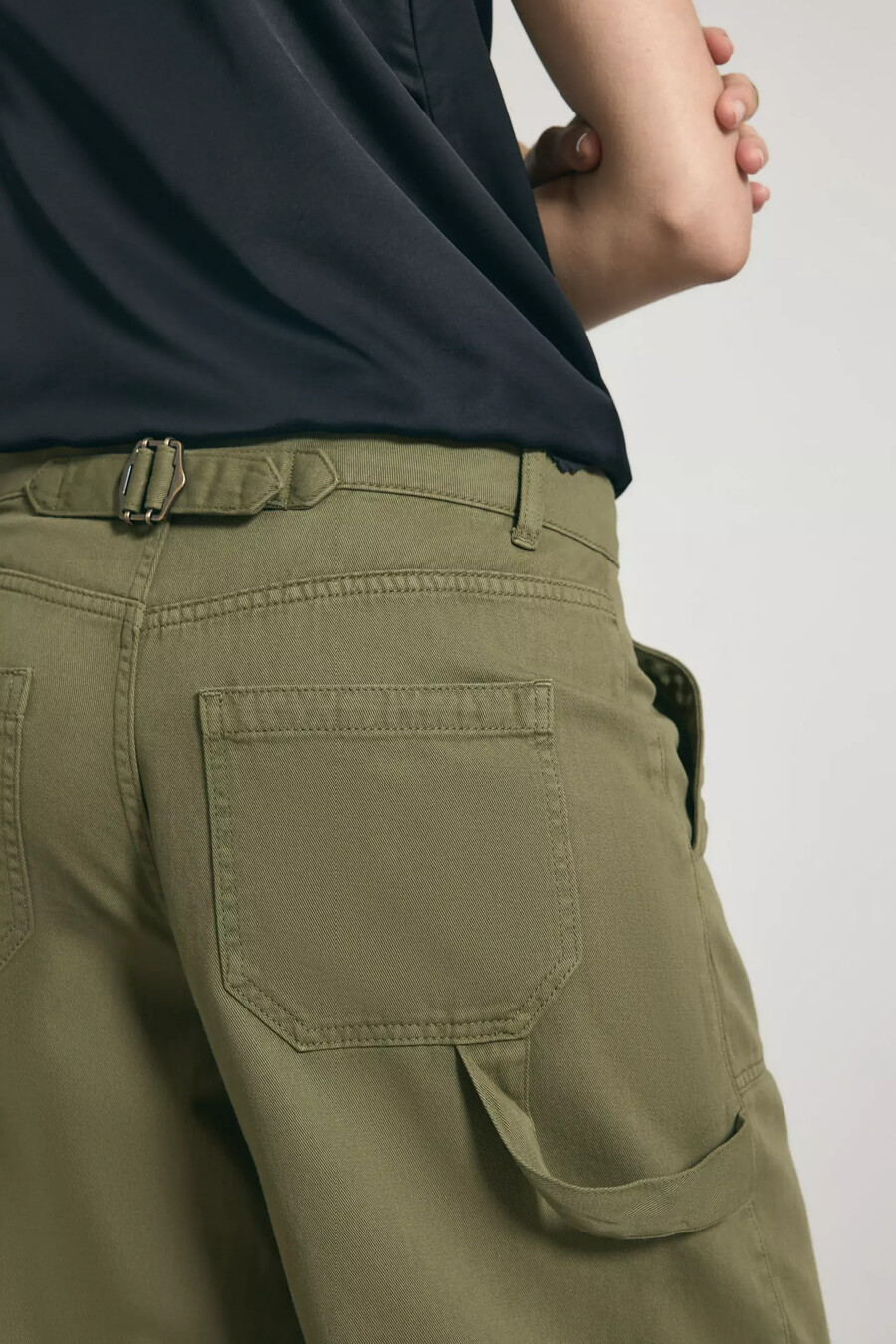 pantaloni cargo a botte di anthropologie