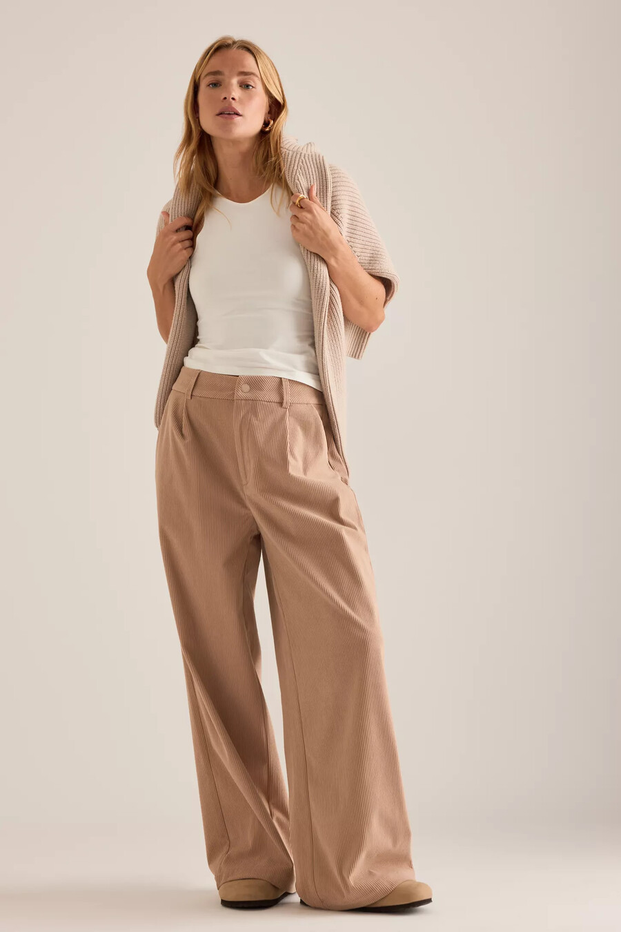 pantaloni a gamba larga in velluto a coste varley florey 32