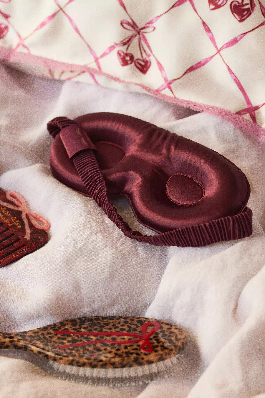 maschera per dormire con contorno in seta slip